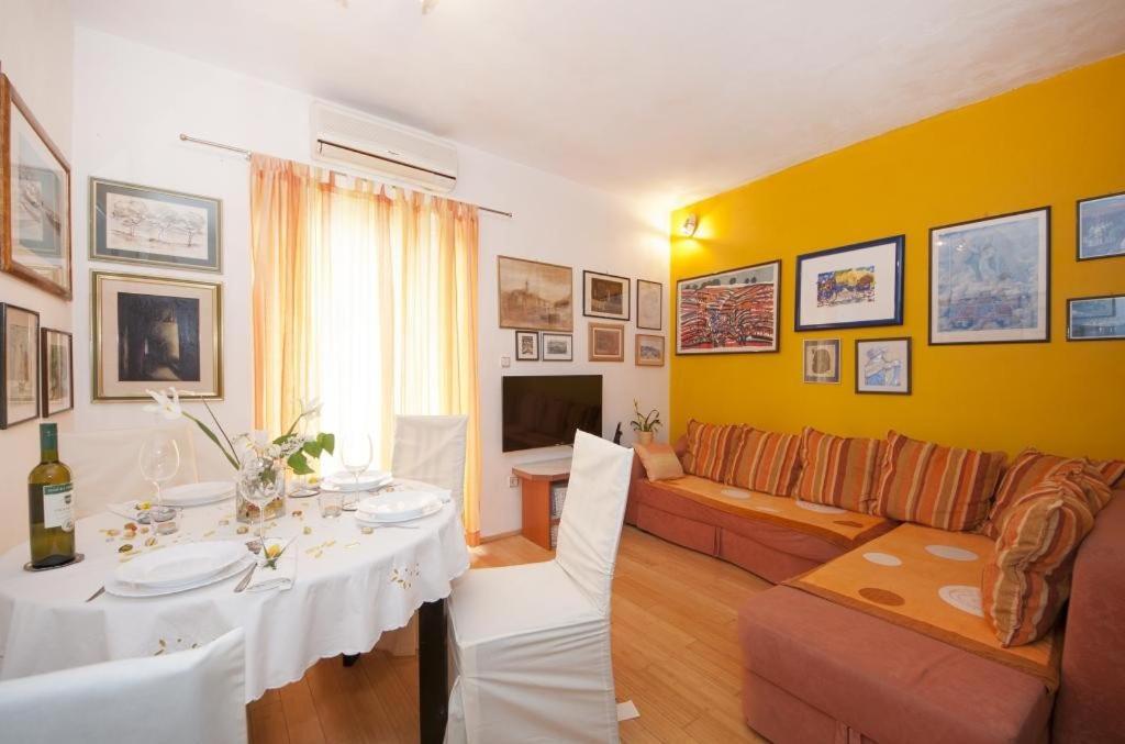 Apartments Kalajzic Pucisca Oda fotoğraf